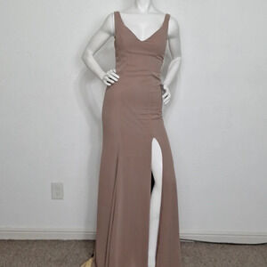 Dear Cleo. "NEW" Mocha Melanie Romantic Bridesmaid Sleeveless Maxi Dress Size 2